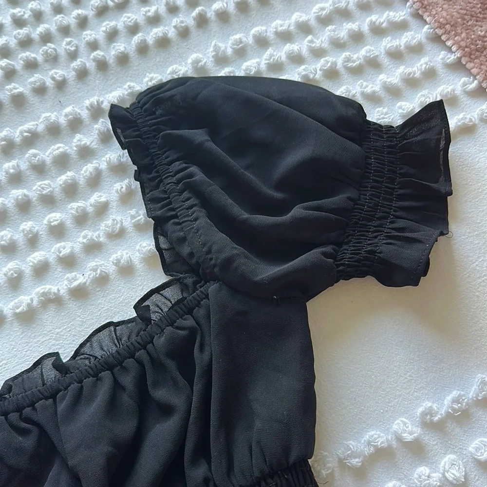 Black puffed shoulder shirt - Picture 2 of 3